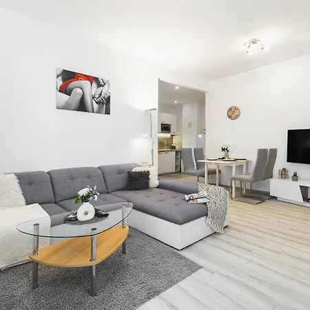 Time 4 Dreams Apartment *
